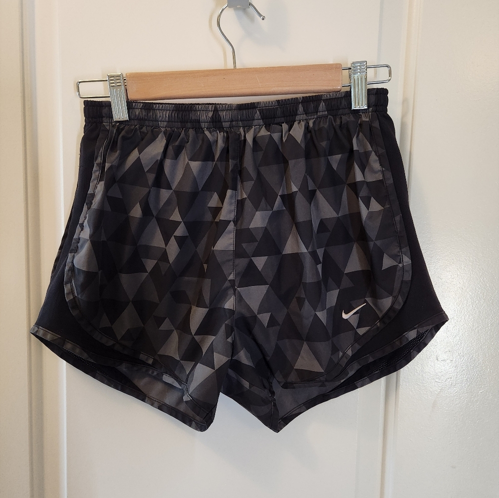 Nike Women's Dri-Fit Printed 5K Tempo Running Shorts Sz Small Blk Grey